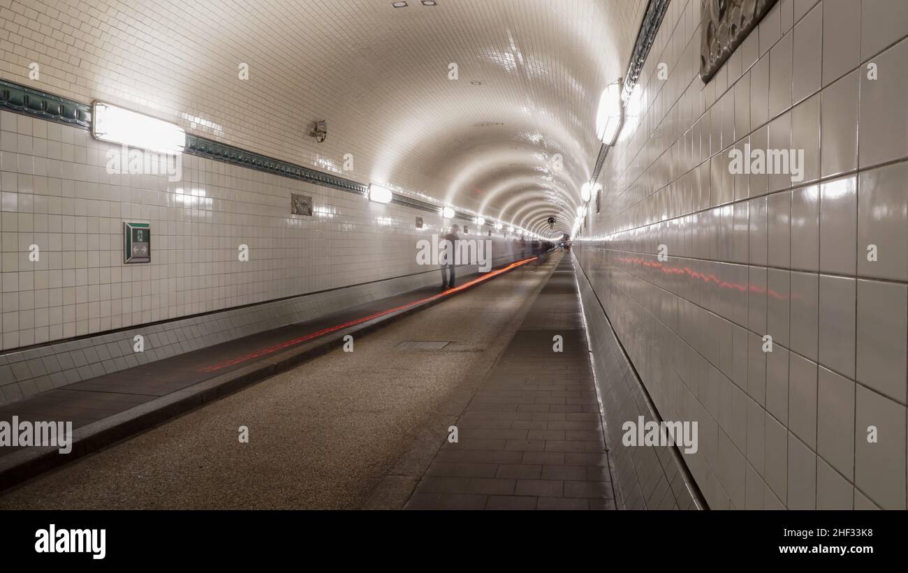 St. Pauli Alter Elbtunnel nach der Sanierung in Hamburg, Deutschland Stockfoto