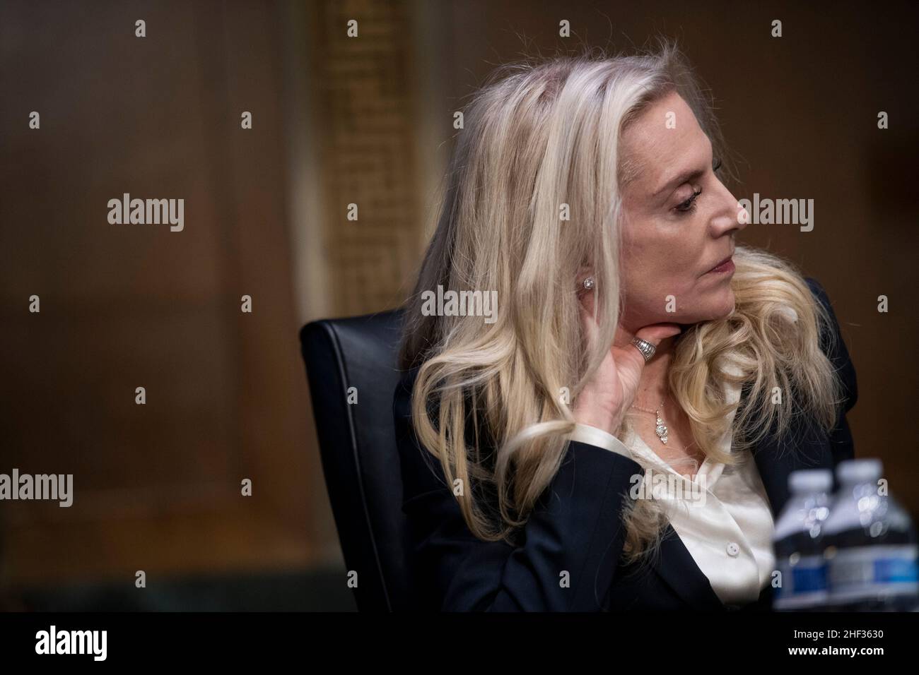 Washington, Vereinigte Staaten. 13th Januar 2022. Lael Brainard erscheint am Donnerstag, den 13. Januar 2022, vor einer Anhörung des Senatsausschusses für Banken, Wohnungsbau und städtische Angelegenheiten wegen ihrer Ernennung zum stellvertretenden Vorsitzenden des Gouverneursrats des Federal Reserve Systems im Dirksen Senate Office Building in Washington, DC. Kredit: Rod Lampey/CNP/dpa/Alamy Live Nachrichten Stockfoto