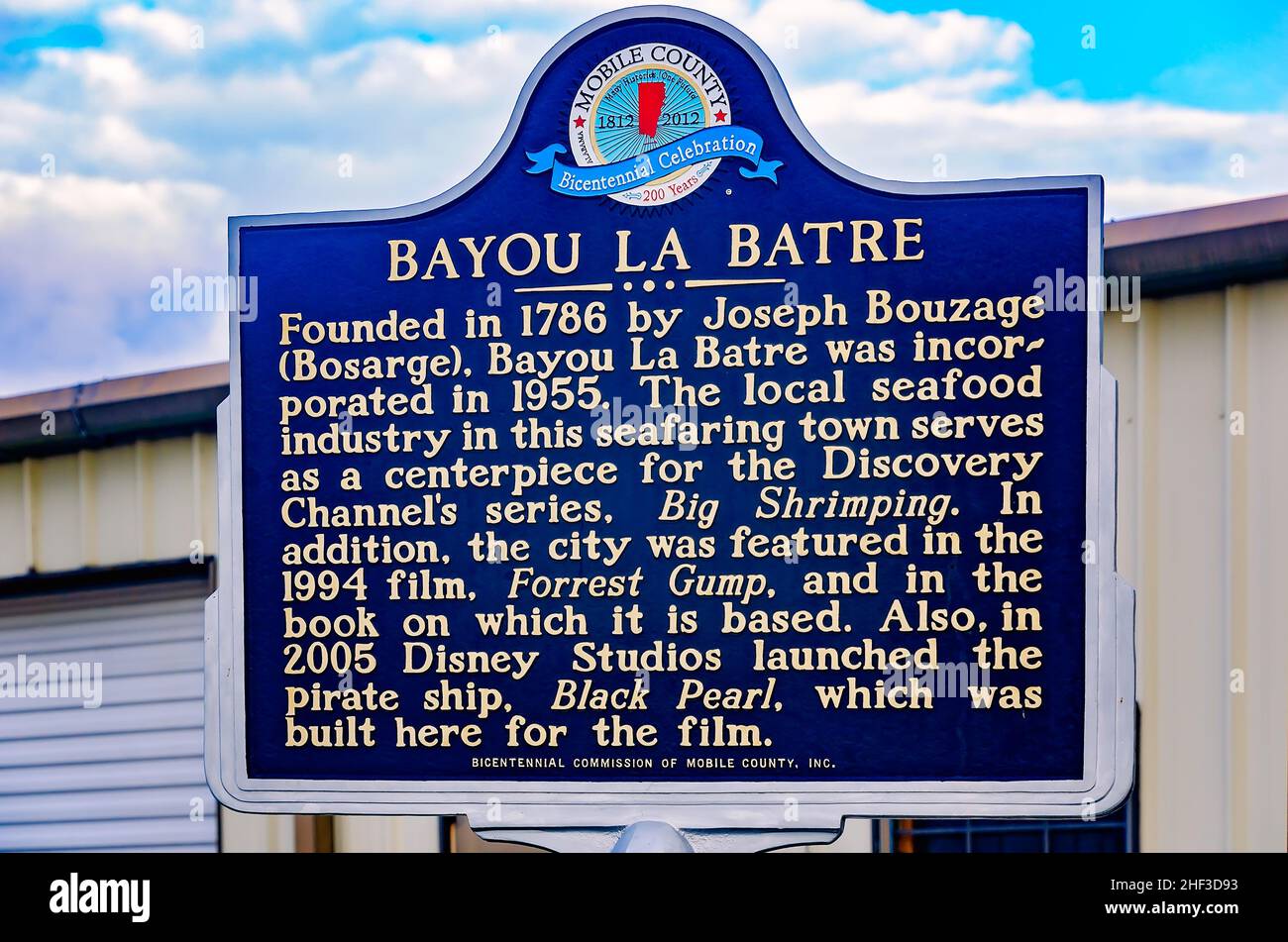 Eine historische Markierung zeigt den Einfluss der Stadt Bayou La Batre auf die Filmindustrie am 6. Januar 2022 in Bayou La Batre, Alabama. Stockfoto