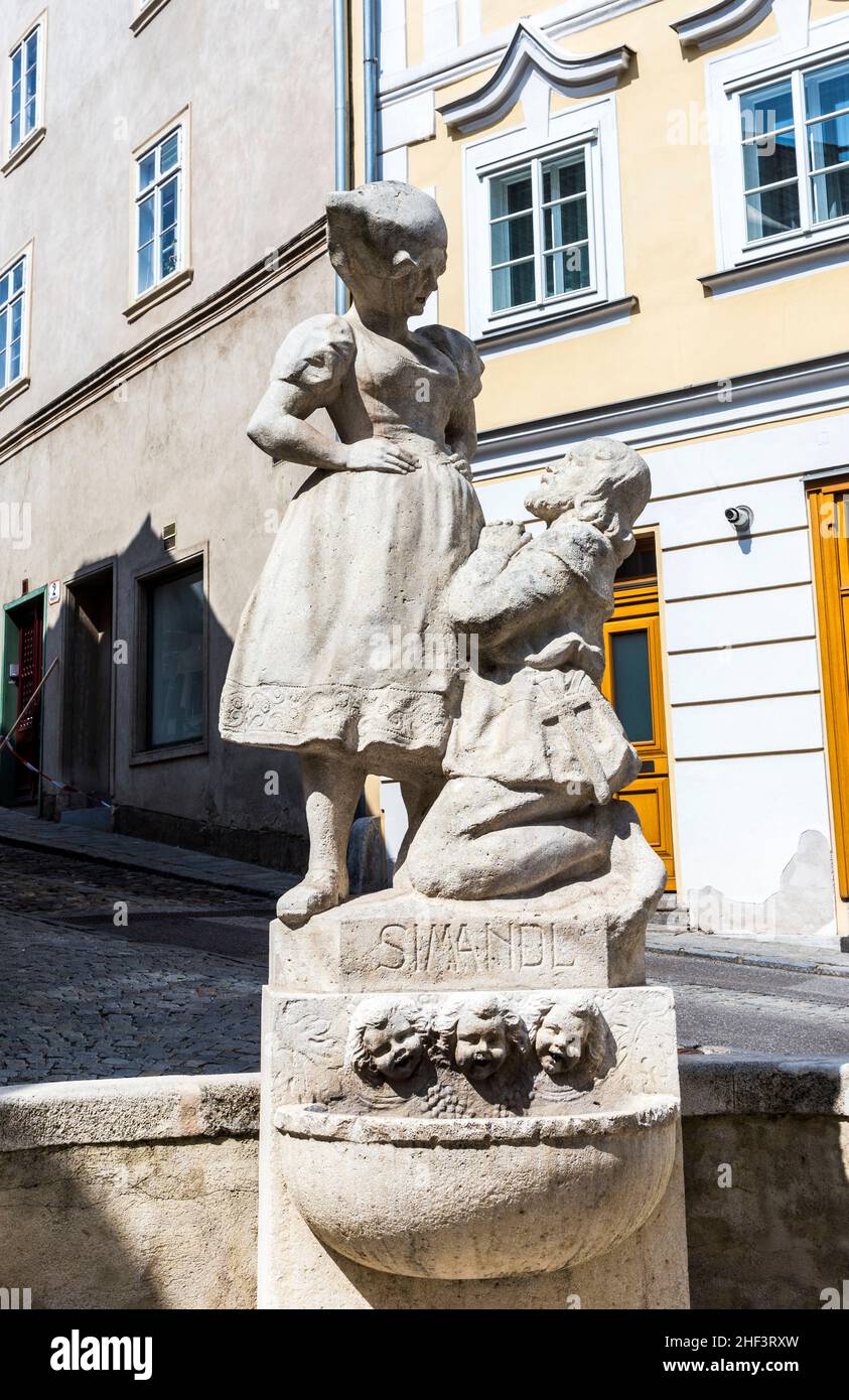 Historische Simandl Brunnen in Krems, Österreich Stockfoto