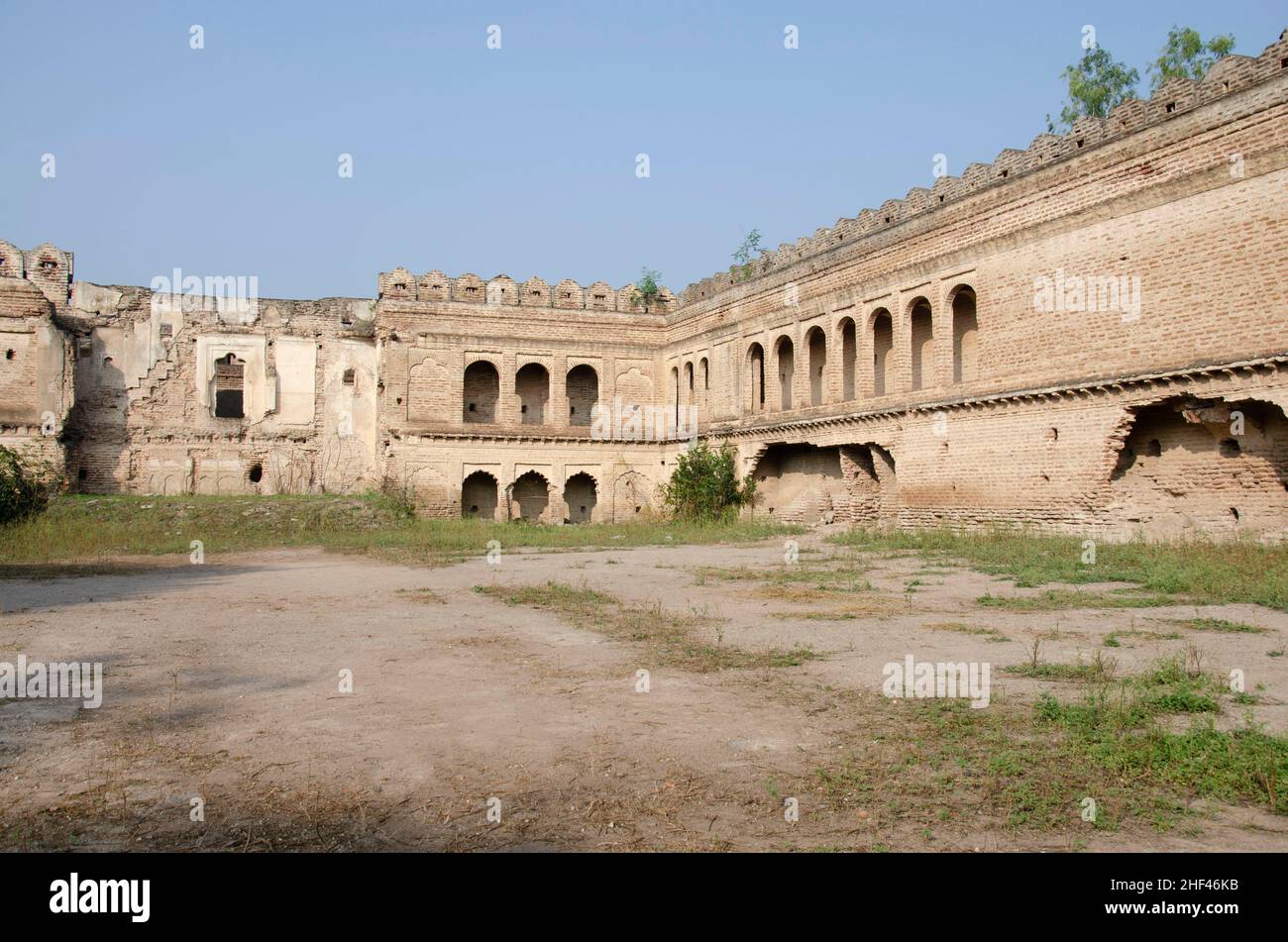 Ruinen des Holkar Wada oder Fort, der Geburtsort von König Yashwant Rao Holkar, in Wafgaon, in der Nähe von Pune, Maharashtra, Indien Stockfoto