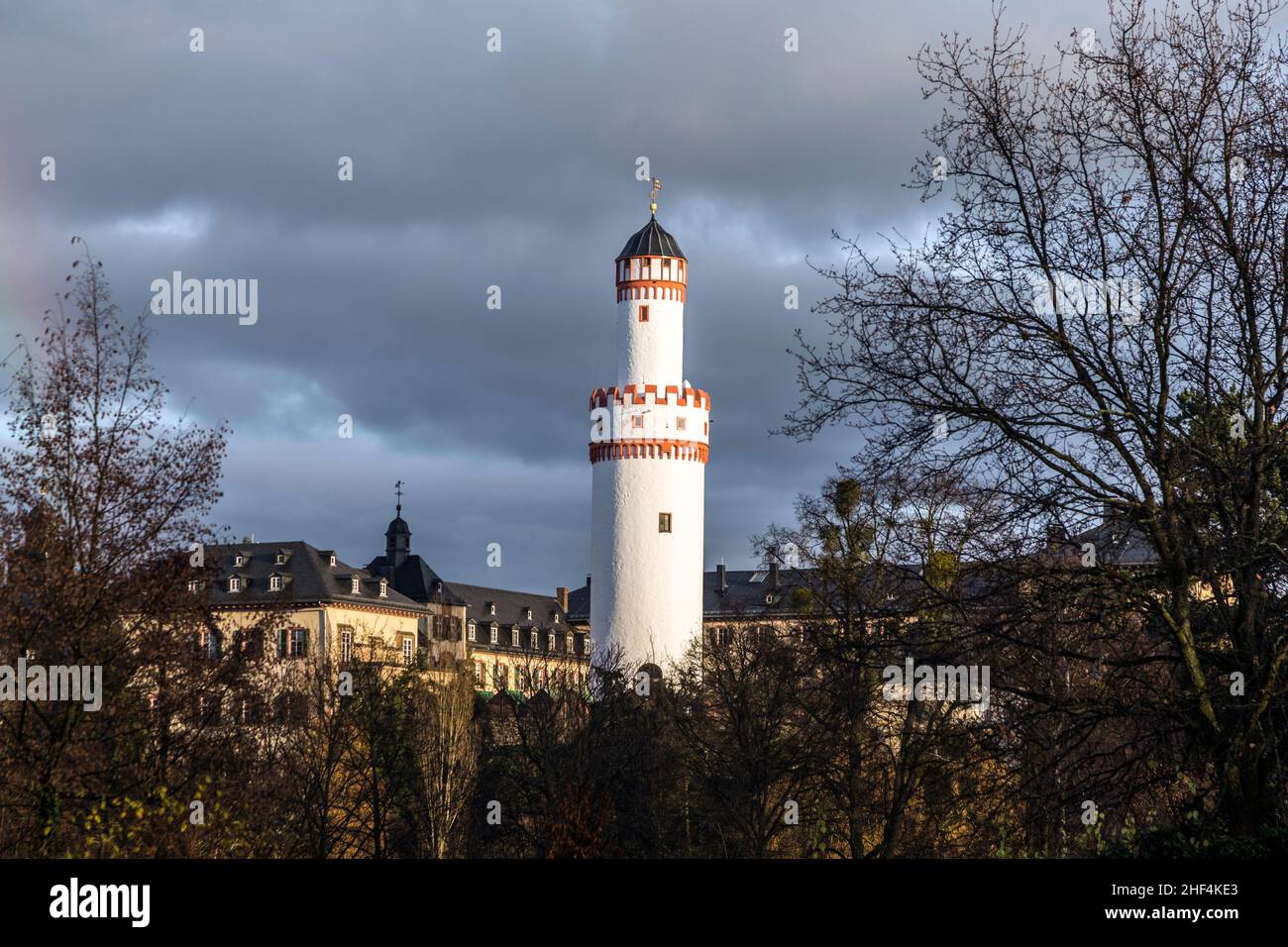 Schloss Bad Homburg und Wachturm Spiegelung in Teich, Hessen