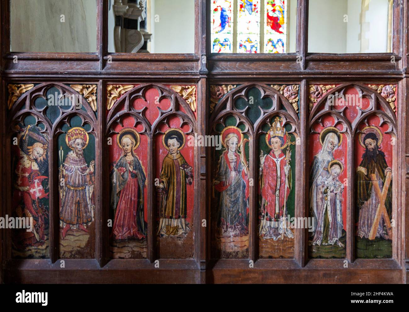 Mittelalterliche Rood Screen Somerleyton Church, Suffolk, Saints Michael, Edmund, Apollonia, Laurence, Faith, Thomas von Canterbury, Anne, Andrew Stockfoto