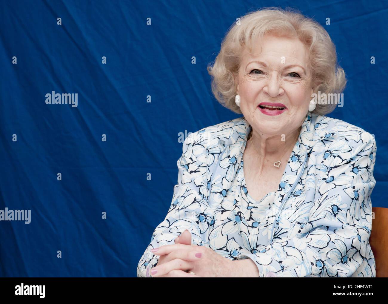 31. Dezember 2021: BETTY WHITE, die Schauspielerin und Komikerin, die neun Jahrzehnte lang Pionierarbeit in der Fernsehrevolution geleistet hat, ist im Alter von 99 Jahren gestorben. White starb am Freitagmorgen, nur wenige Wochen vor ihrem 100th. Geburtstag im Januar 17th, in ihrem Haus. DATEI FOTO AUFGENOMMEN AM: 6. Februar 2012, Hollywood, Kalifornien, USA: Schauspielerin Betty White aus dem Film ''Dr. Seuss' The Lorax'' in Los Angeles, CA. (Bild: © Armando Gallo/ZUMA Studio). Kredit: Album / ZUMA Studio Stockfoto