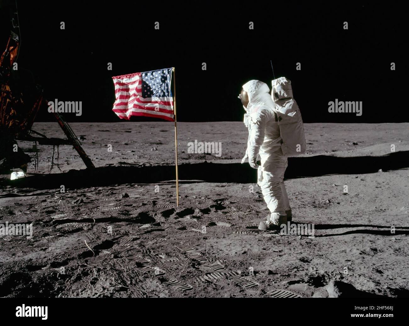 Buzz Aldrin begrüßt die US-Flagge - 20. Juli 1969. Foto von Neil Armstrong / NASA. Apollo 11-Mission. Stockfoto