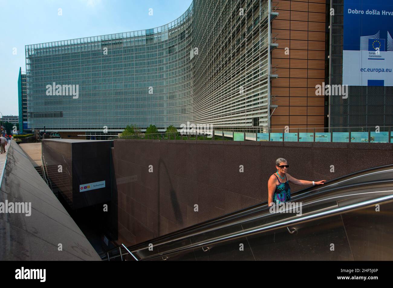 Brüssel, Belgien. Das Berlaymont-Gebäude (auch bekannt als BERL) in der Wetstraat, von der aus die Europäische Kommission den größten Teil der Europäischen Union verwaltet. Stockfoto