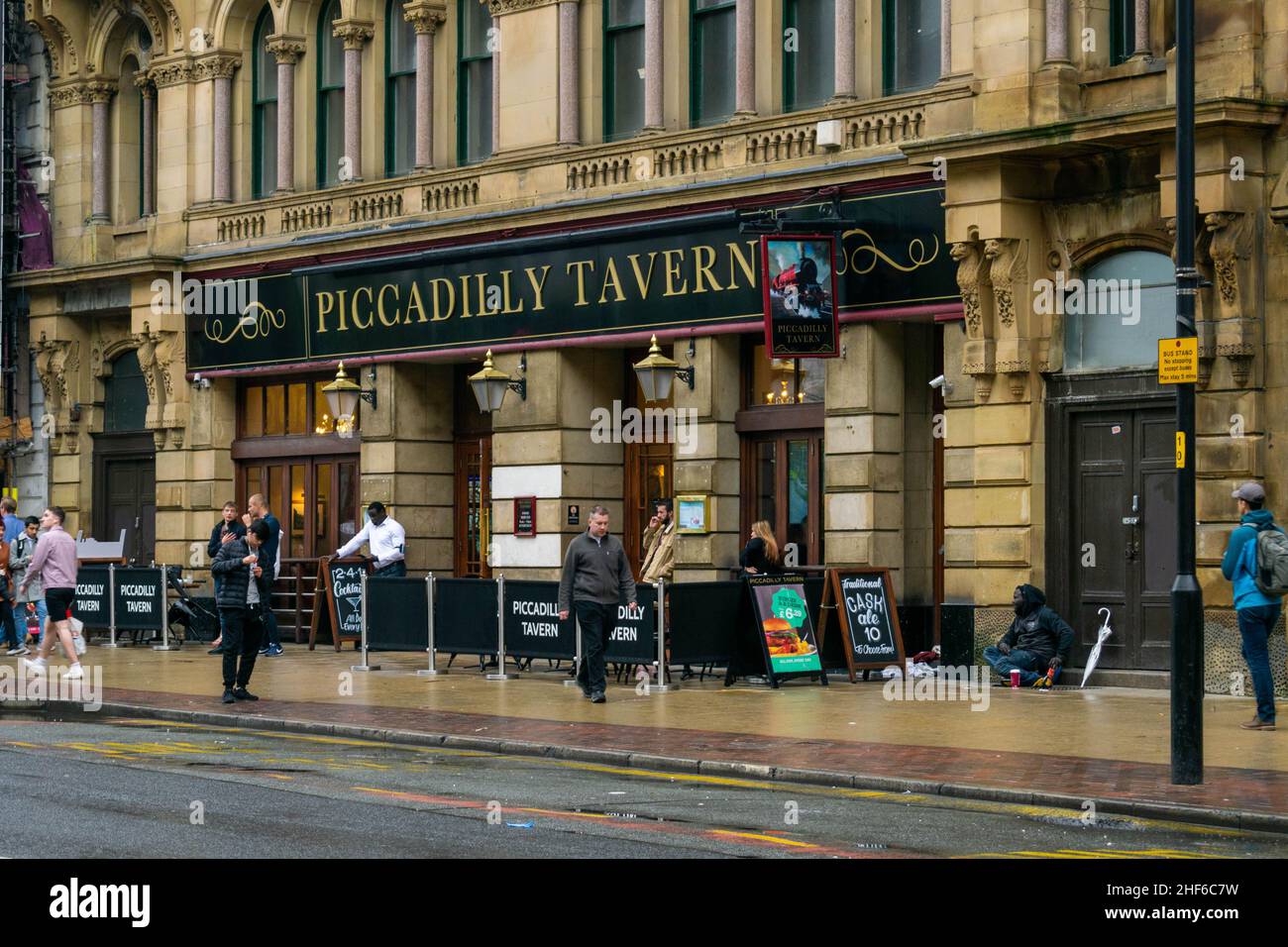 Manchester, Großbritannien - 22nd. September 2019: Piccadilly Tavern Public House, eine beliebte Bar und ein Restaurant, das Studenten und Einheimischen Alkohol und Pub-Essen serviert Stockfoto