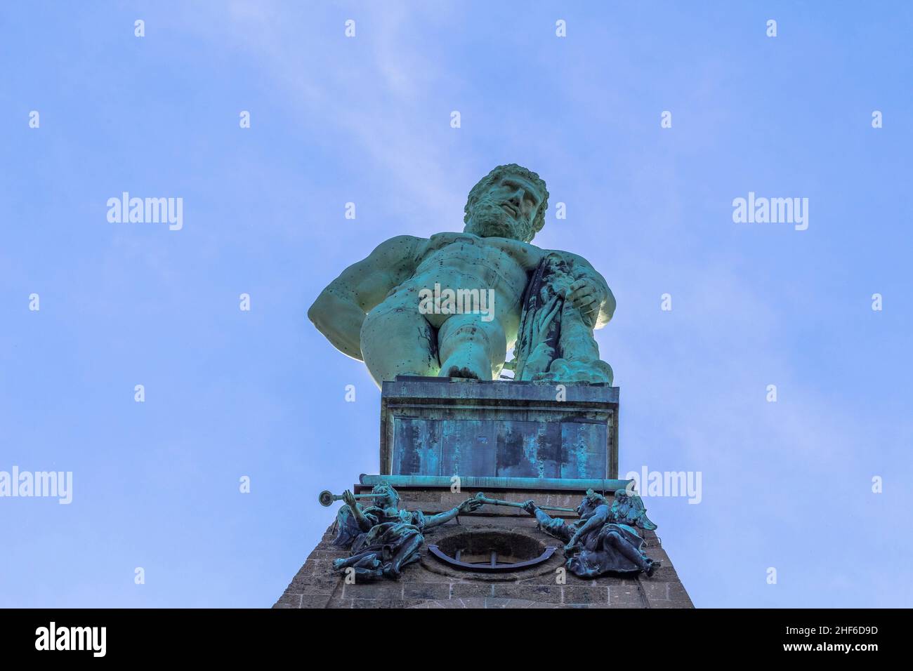 Deutschland, Hessen, Kassel, Kupferstatue Herkules im Bergpark Wilhelmshöhe Stockfoto