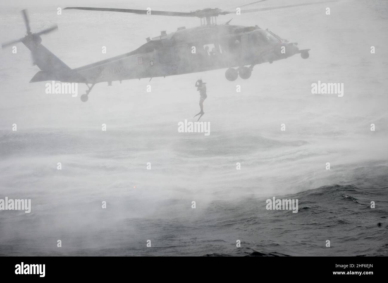 Such- und Rettungsschwimmer (SAR) aus dem Jahr 130817 Stockfoto