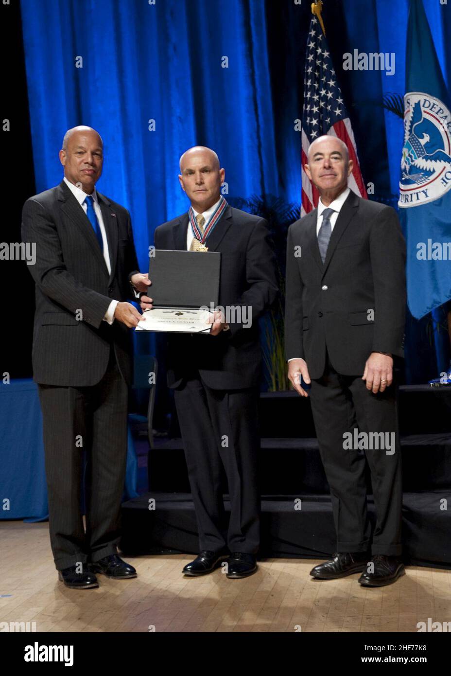 Secretary's Exceptional Service Gold Medal 2016 (30513868482). Stockfoto