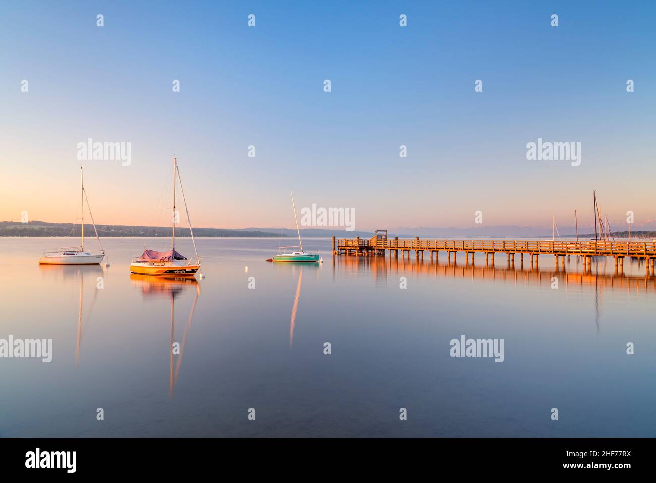 Vormittag in Ammersee, Schondorf am Ammersee, Fünfseenland, Oberbayern, Bayern, Süddeutschland, Deutschland, Europa Stockfoto