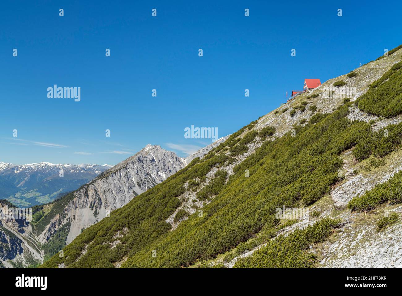 Bettelwurfhütte des Österreichischen Alpenvereins im Karwendelgebirge, Absam, Tirol, Österreich Stockfoto