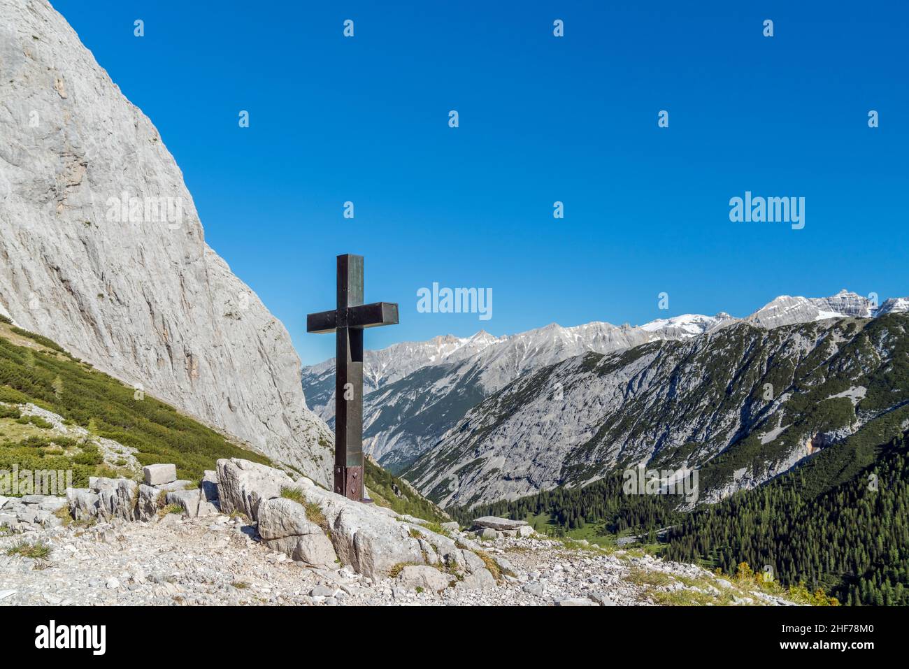 Blick vom Lafatscher Joch (2, 081 m) ins Karwendelgebirge, Absam, Tirol, Österreich Stockfoto