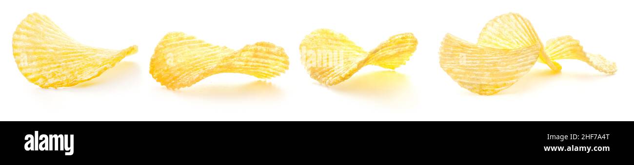 Geriffelte Kartoffelchips isoliert auf weißem Hintergrund Stockfoto