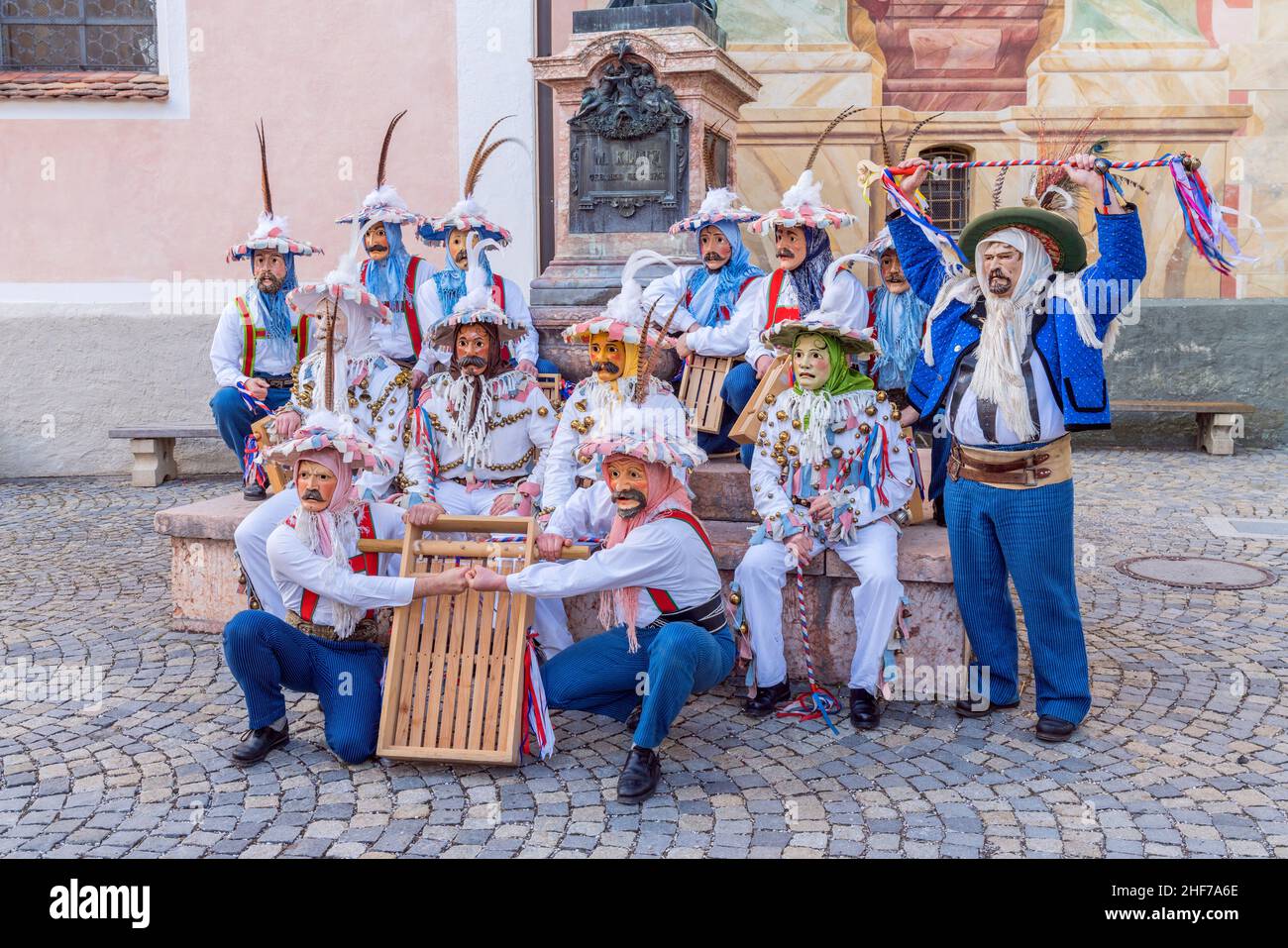 Faschingsumzug zum unsinnigen Donnerstag in Mittenwald, Oberbayern, Bayern, Deutschland Stockfoto