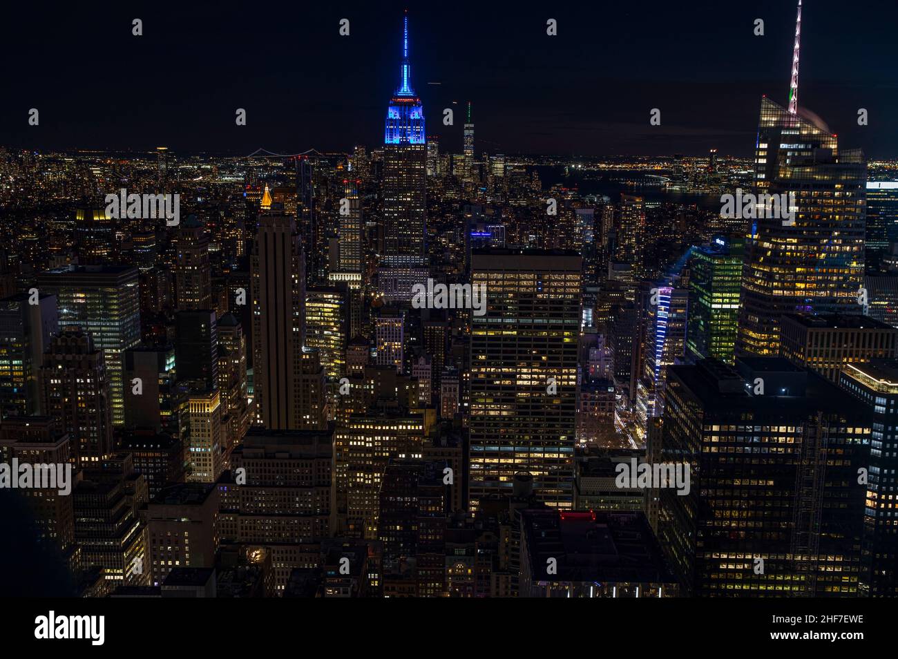 USA, New York City, Manhattan, Nacht, Skyline, Leuchtet Stockfoto