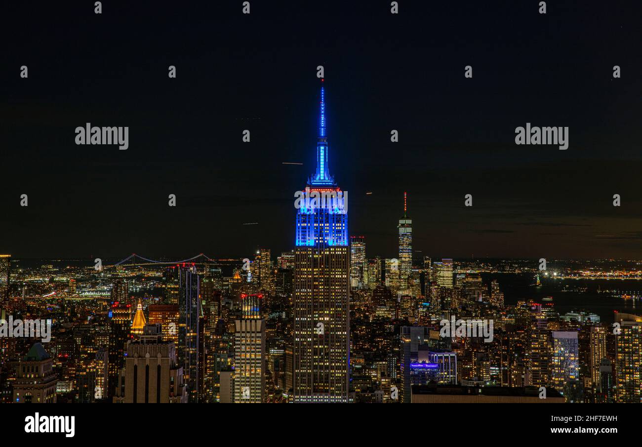 USA, New York City, Manhattan, Nacht, Skyline, Leuchtet Stockfoto