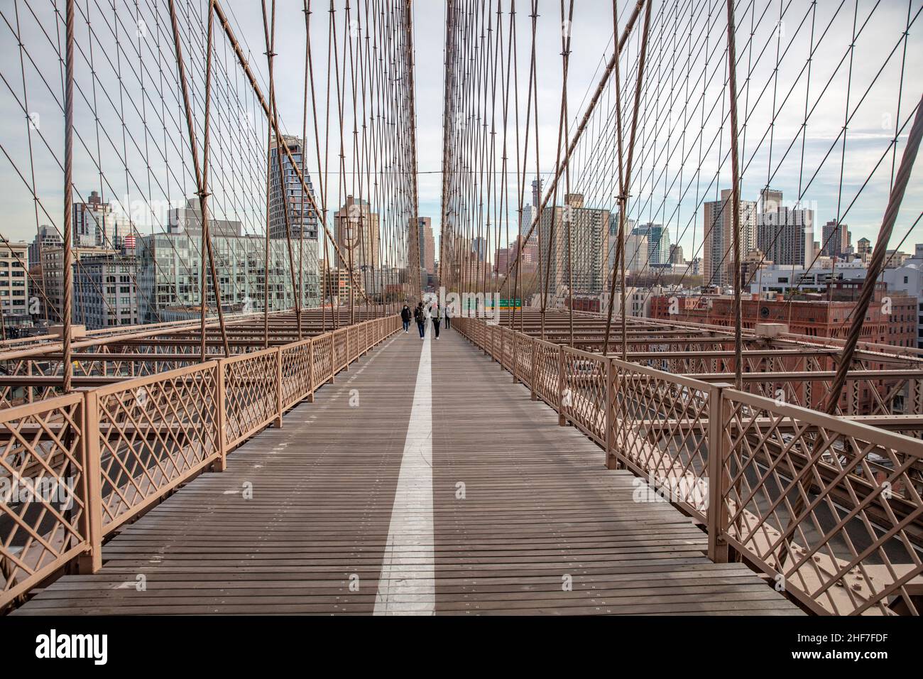 USA, New York City, Manhattan, Brooklyn Bridge, Fußgängerbrücke Stockfoto