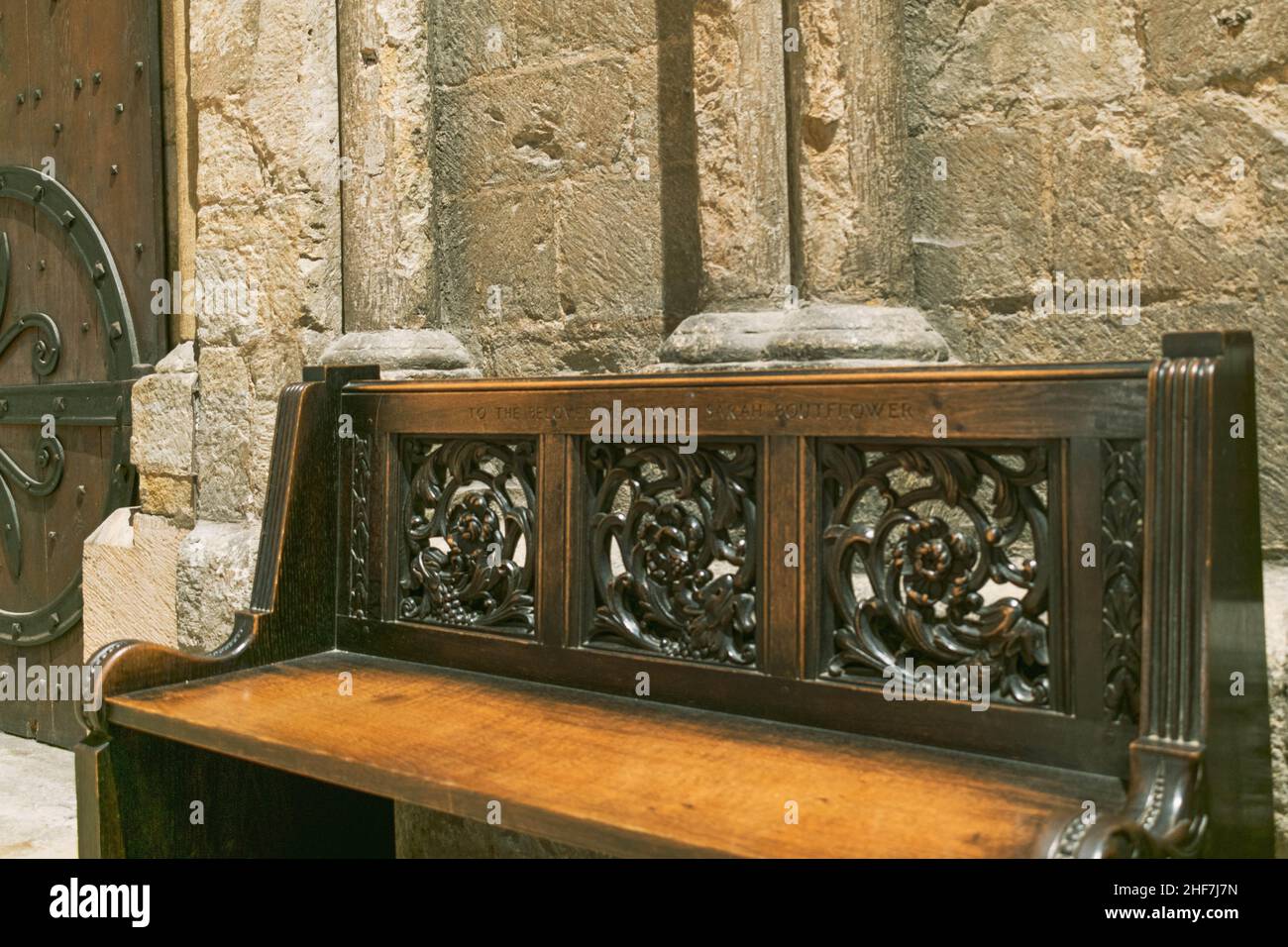 In der Kathedrale von Durham, England, Großbritannien. Innenraum der Kathedrale Kirche Christi, der seligen Jungfrau Maria und des heiligen Cuthbert von Durham. In Liebevoller Erinnerung Stockfoto