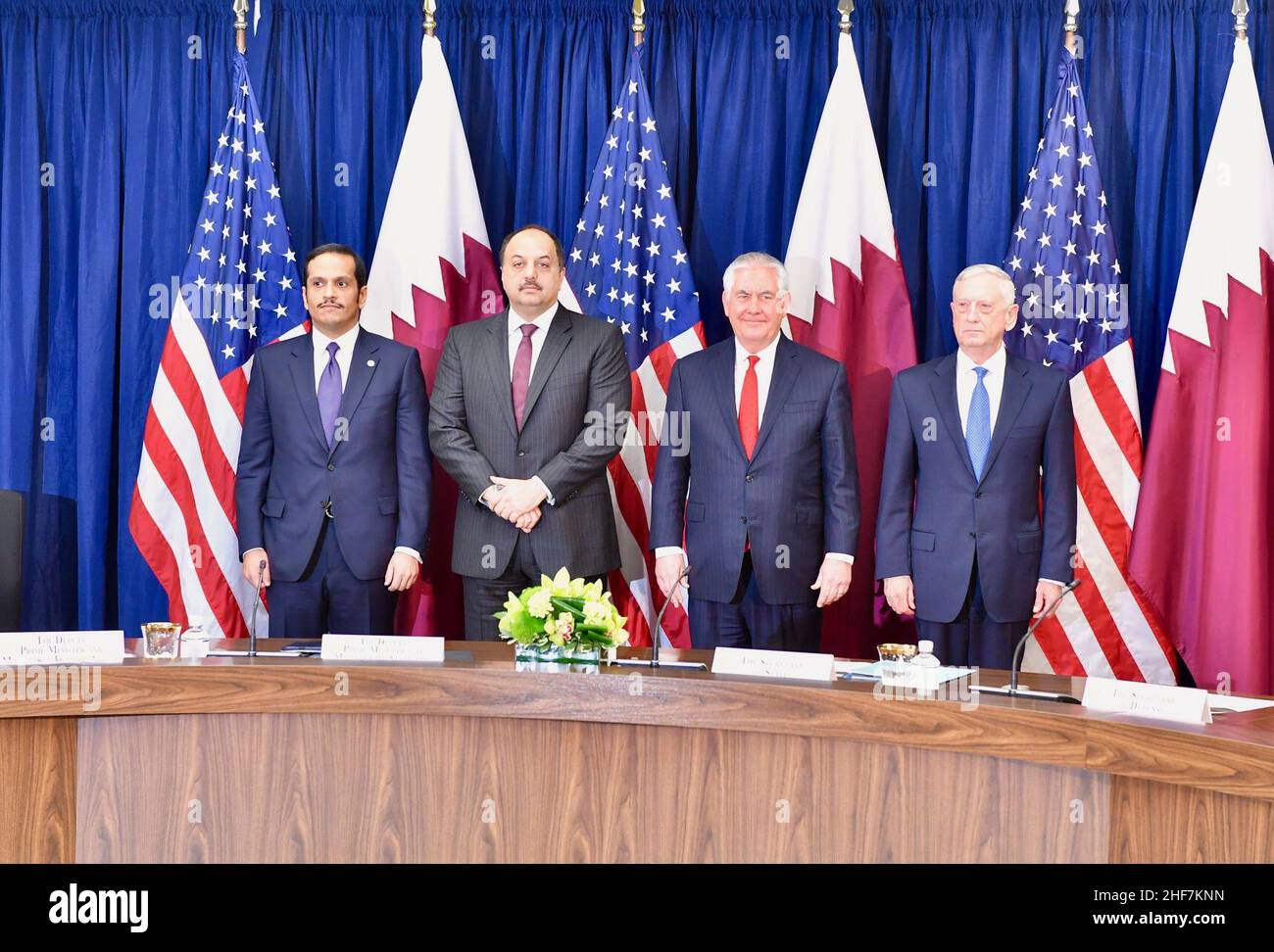 Sekretär Tillerson und Sekretär Mattis sind Co-Gastgeber der hochrangigen Eröffnungssitzung des ersten strategischen Dialogs zwischen den USA und Katar. Stockfoto