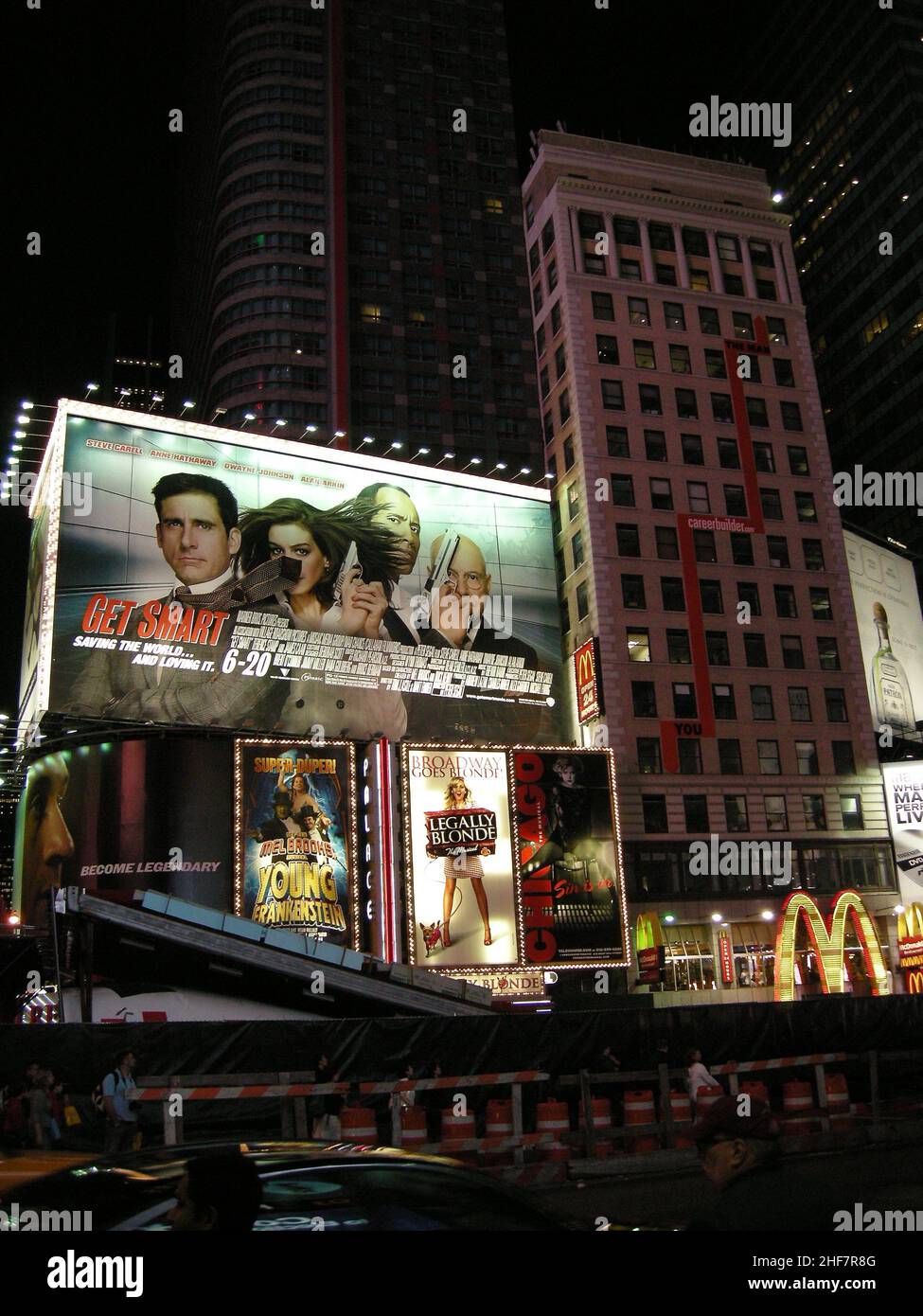 Die US-Präsidentschaftswahlen 2004 in New York fanden am 2. November 2004 statt und waren Teil der US-Präsidentschaftswahlen 2004. Die Wähler wählten 31 Vertreter oder Wähler des Wahlkollegs, die für den Präsidenten und den Vizepräsidenten stimmten. New York City besteht aus 5 Bezirken, in denen der Hudson River auf den Atlantischen Ozean trifft. Im Zentrum steht Manhattan, ein dicht besiedelter Stadtteil, der zu den wichtigsten Handels-, Finanz- und Kulturzentren der Welt zählt. Zu den berühmten Sehenswürdigkeiten gehören Wolkenkratzer wie das Empire State Building und der weitläufige Central Park. Stockfoto