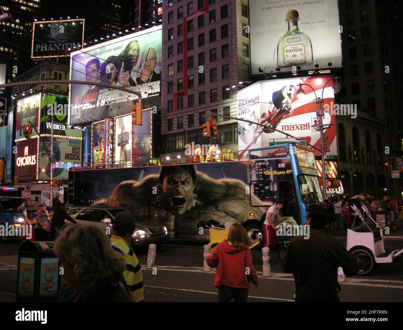 Die US-Präsidentschaftswahlen 2004 in New York fanden am 2. November 2004 statt und waren Teil der US-Präsidentschaftswahlen 2004. Die Wähler wählten 31 Vertreter oder Wähler des Wahlkollegs, die für den Präsidenten und den Vizepräsidenten stimmten. New York City besteht aus 5 Bezirken, in denen der Hudson River auf den Atlantischen Ozean trifft. Im Zentrum steht Manhattan, ein dicht besiedelter Stadtteil, der zu den wichtigsten Handels-, Finanz- und Kulturzentren der Welt zählt. Zu den berühmten Sehenswürdigkeiten gehören Wolkenkratzer wie das Empire State Building und der weitläufige Central Park. Stockfoto