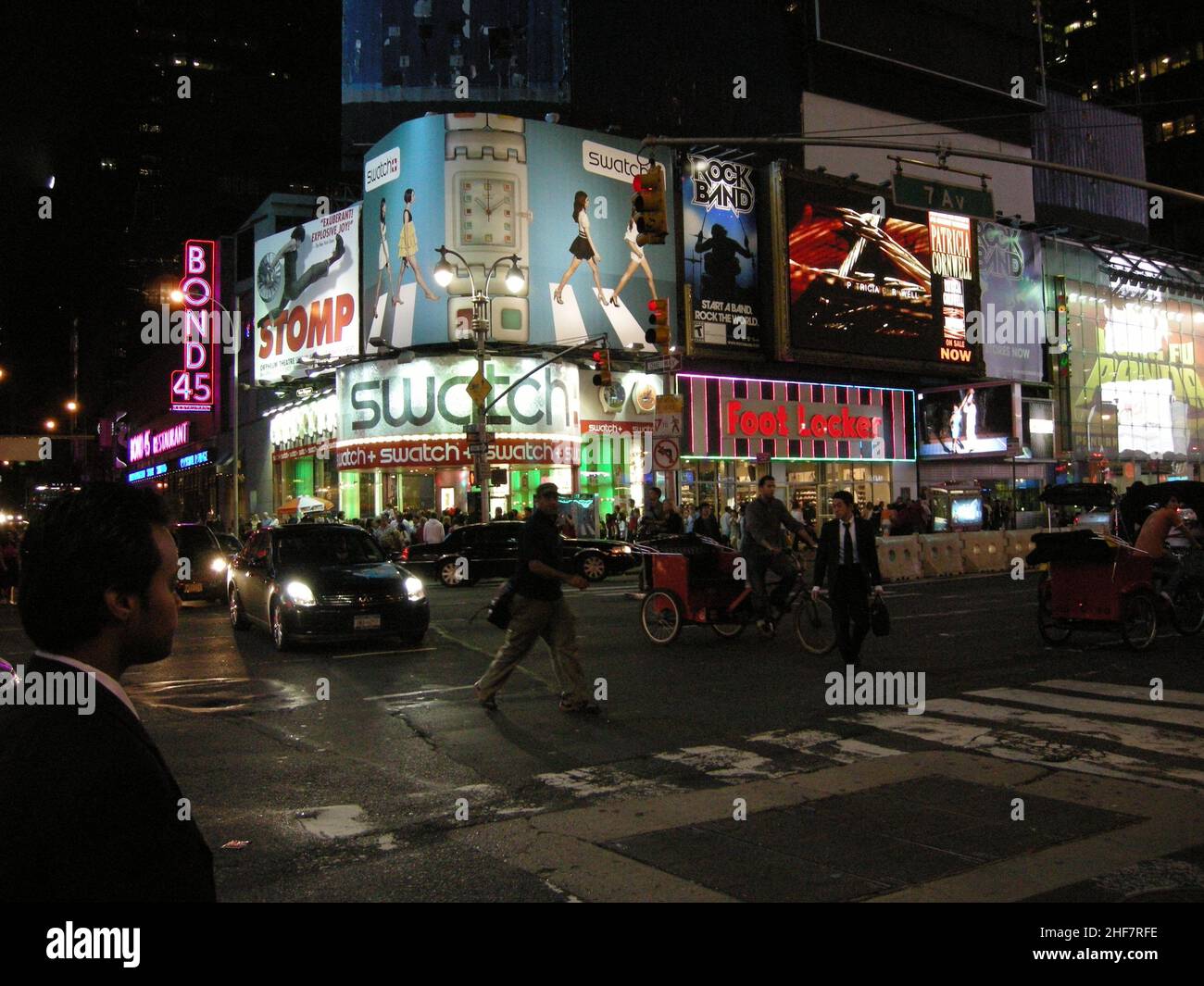 Die US-Präsidentschaftswahlen 2004 in New York fanden am 2. November 2004 statt und waren Teil der US-Präsidentschaftswahlen 2004. Die Wähler wählten 31 Vertreter oder Wähler des Wahlkollegs, die für den Präsidenten und den Vizepräsidenten stimmten. New York City besteht aus 5 Bezirken, in denen der Hudson River auf den Atlantischen Ozean trifft. Im Zentrum steht Manhattan, ein dicht besiedelter Stadtteil, der zu den wichtigsten Handels-, Finanz- und Kulturzentren der Welt zählt. Zu den berühmten Sehenswürdigkeiten gehören Wolkenkratzer wie das Empire State Building und der weitläufige Central Park. Stockfoto