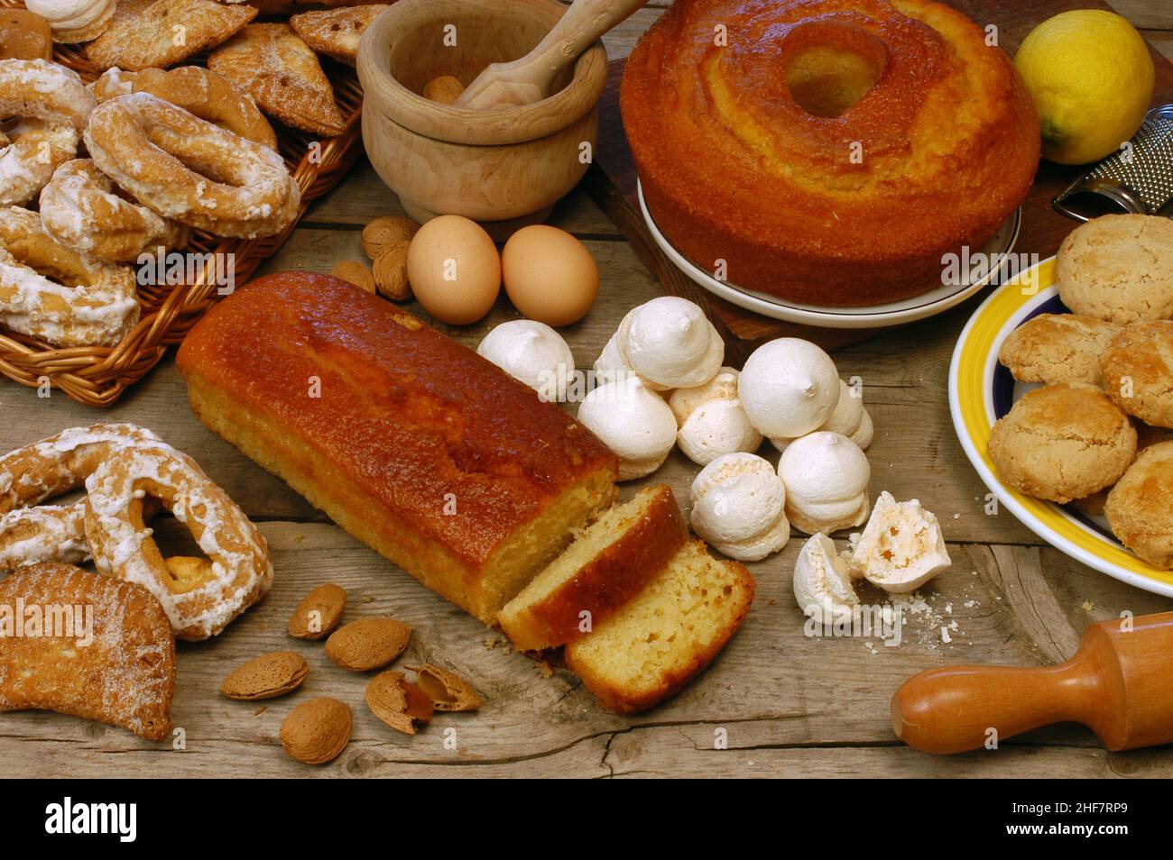 Eine Auswahl von handgemachten Süßigkeiten von den Kanarischen Inseln Stockfoto