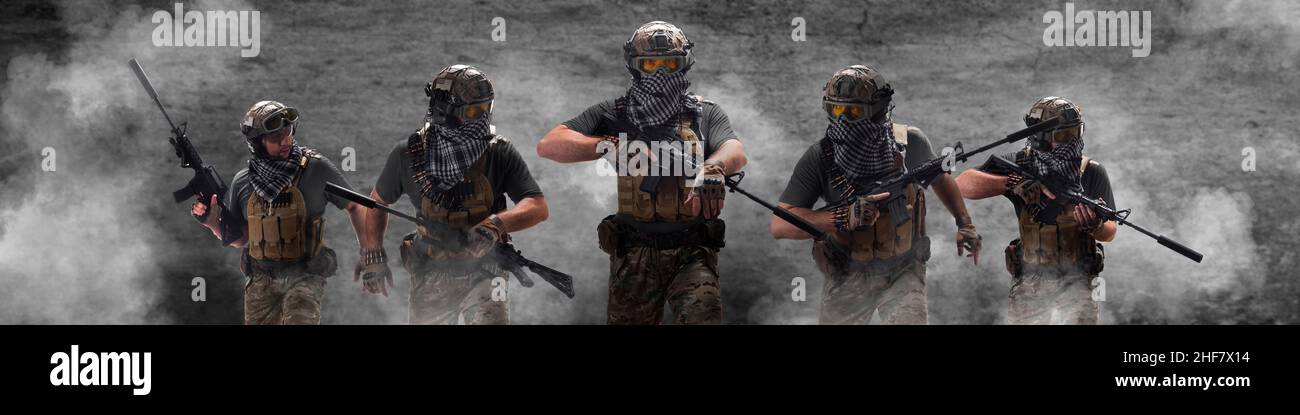 Fivel Söldner Soldaten, während einer speziellen Operation in Rauch - Foto-Format 4x1. Collage - ein Modell in fünf Posen. Stockfoto