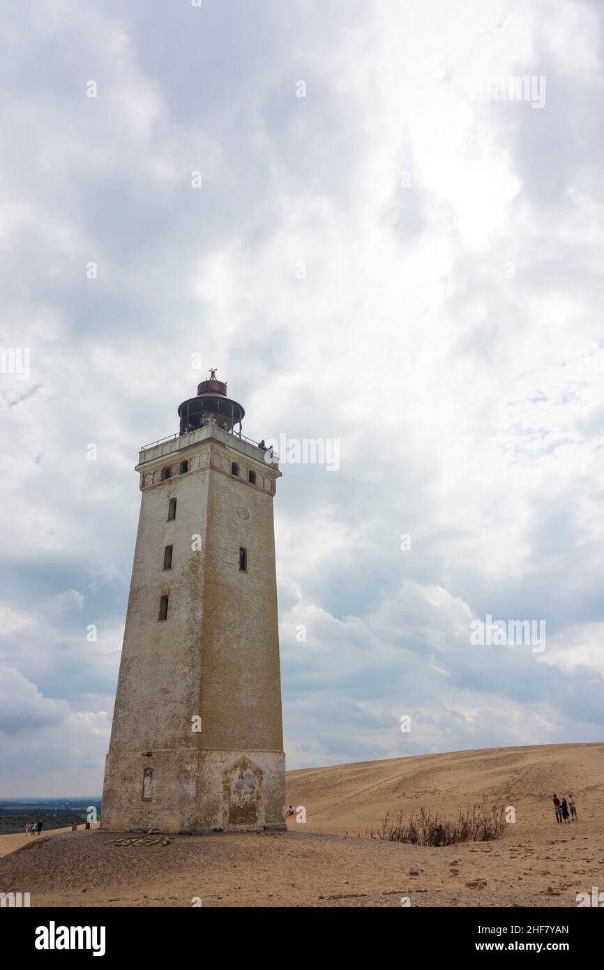 Hjoerring, Rubjerg Knude Lighthouse (Rubjerg Knude Fyr), Sanddünen, Menschen in Rubjerg, Jylland, Jütland, Dänemark Stockfoto