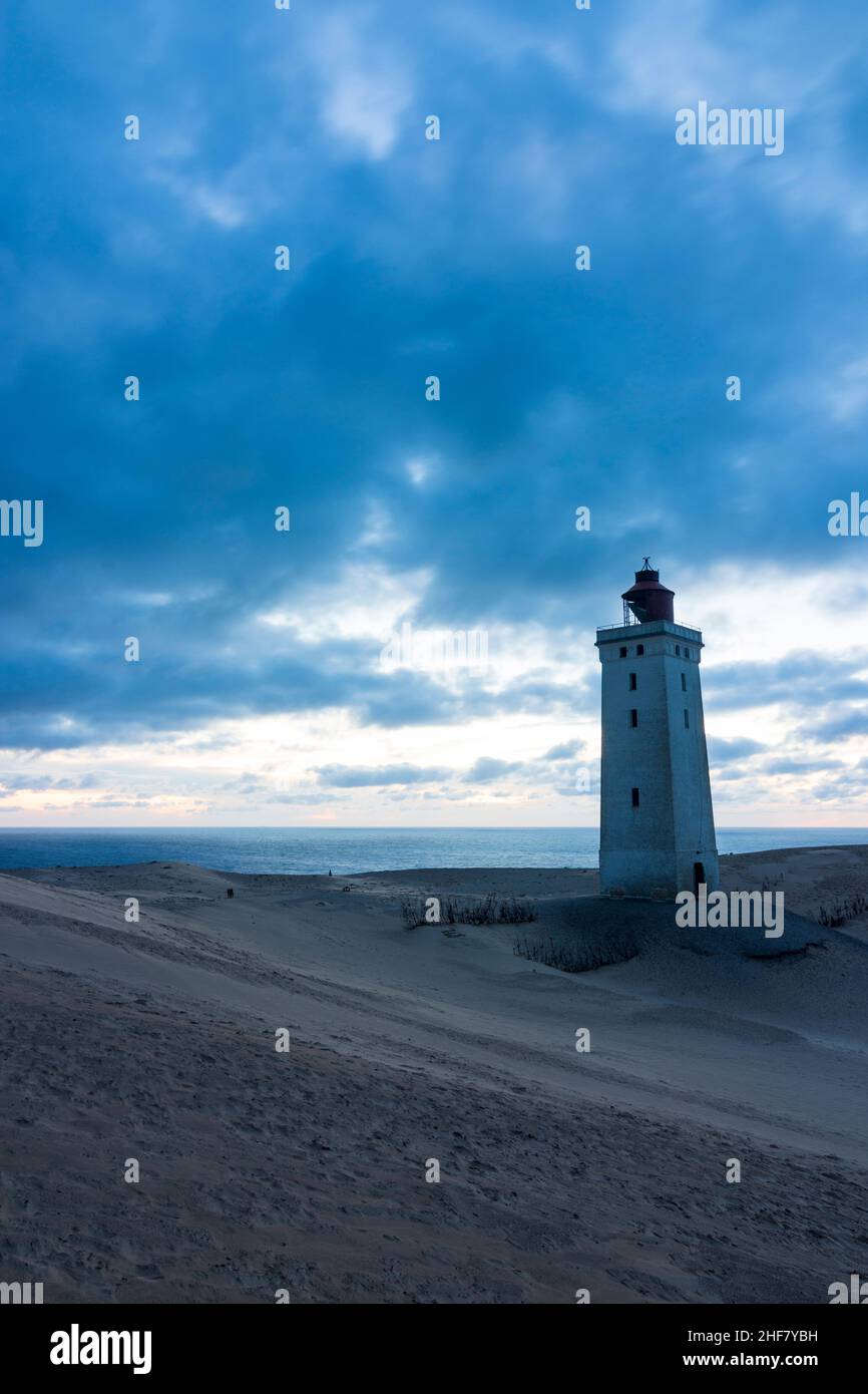 Hjoerring, Rubjerg Knude Lighthouse (Rubjerg Knude Fyr), Sanddünen, Menschen in Rubjerg, Jylland, Jütland, Dänemark Stockfoto