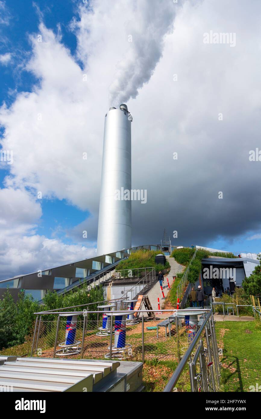 Kopenhagen, Koebenhavn, Amager Bakke (Amager Hill, Amager Slope, Copenhill), ist eine Kraft-Wärme-Kopplungsanlage und Sportanlage in Amager in Seeland, Sjaelland, Dänemark Stockfoto