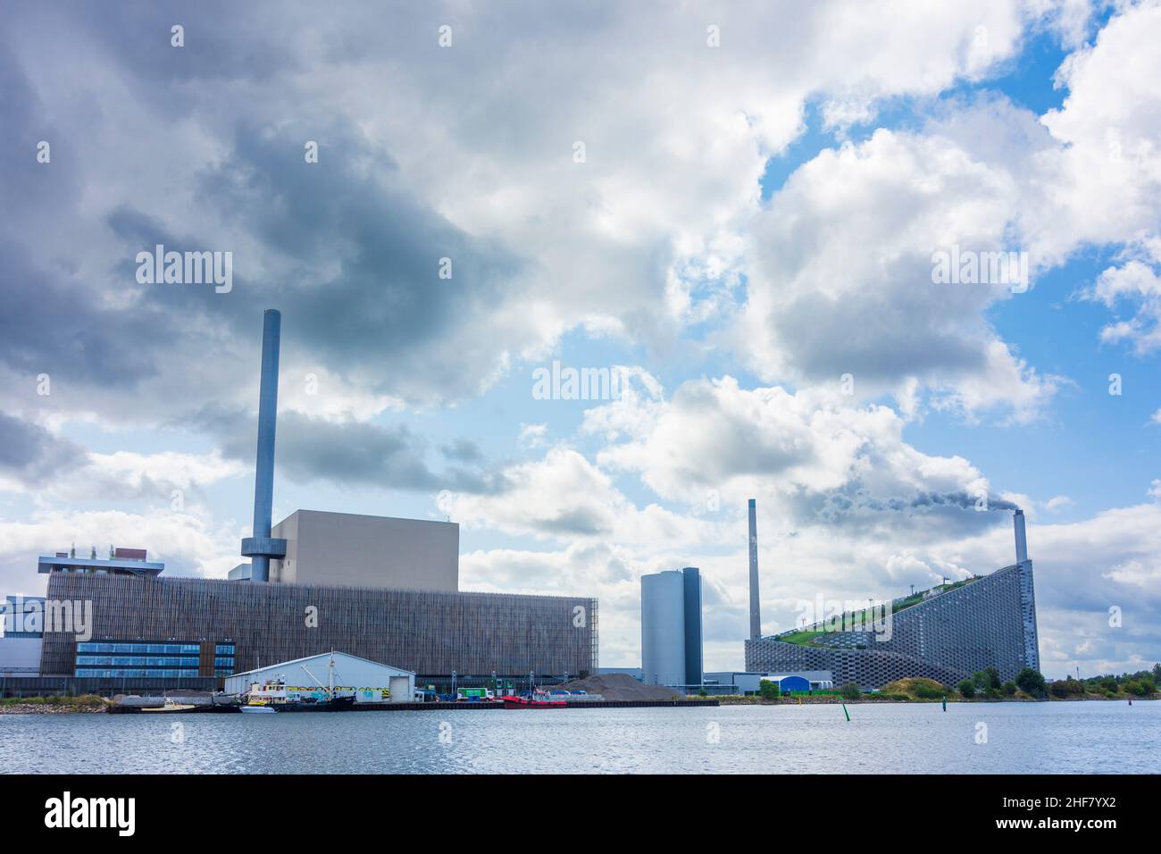 Kopenhagen, Koebenhavn, Amager Bakke (Amager Hill, Amager Slope, Copenhill), ist eine Kraft-Wärme-Kopplungsanlage und Sportanlage in Amager in Seeland, Sjaelland, Dänemark Stockfoto