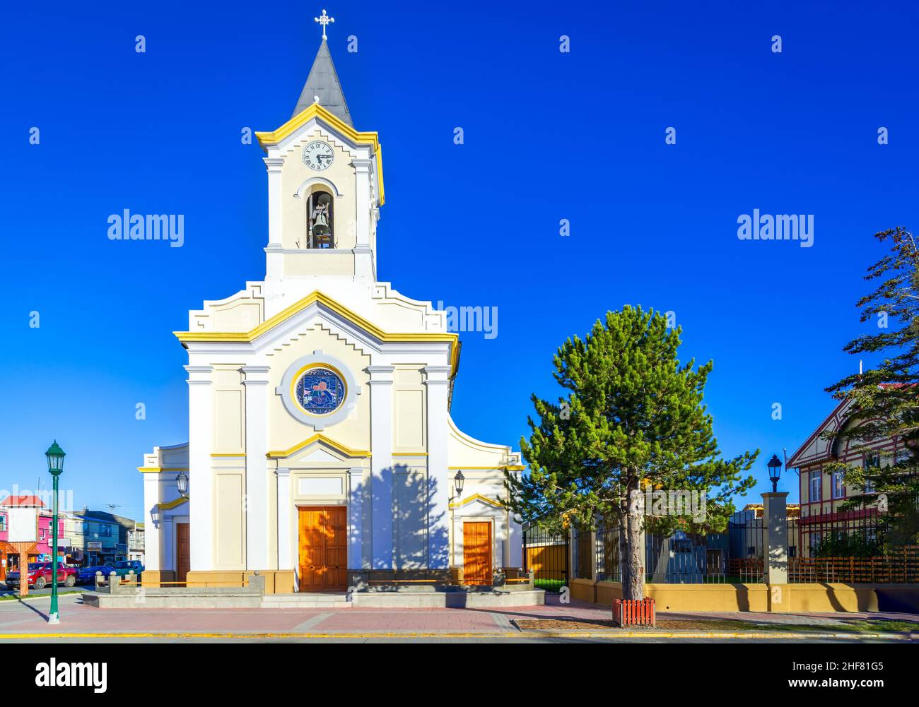 Puerto Natales, Chile. Kathedrale von Puerto Natales in Patagonien, einer der südlichsten Städte Südamerikas. Stockfoto