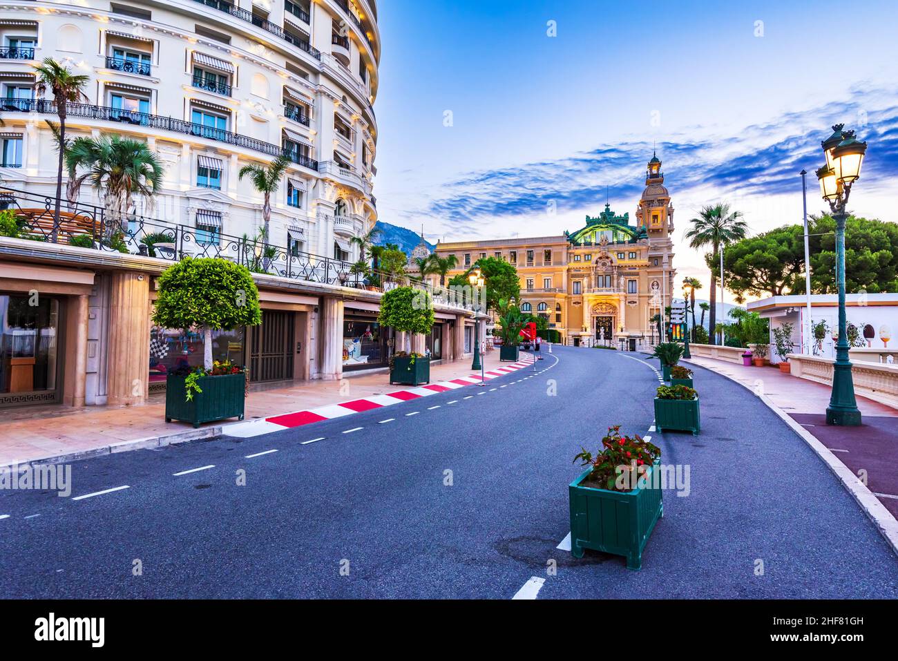 Monte Carlo, Monaco - wunderschöner kleiner Kauntry an der französischen Riviera, das Mittelmeer, das für sein luxuriöses Leben berühmt ist. Stockfoto