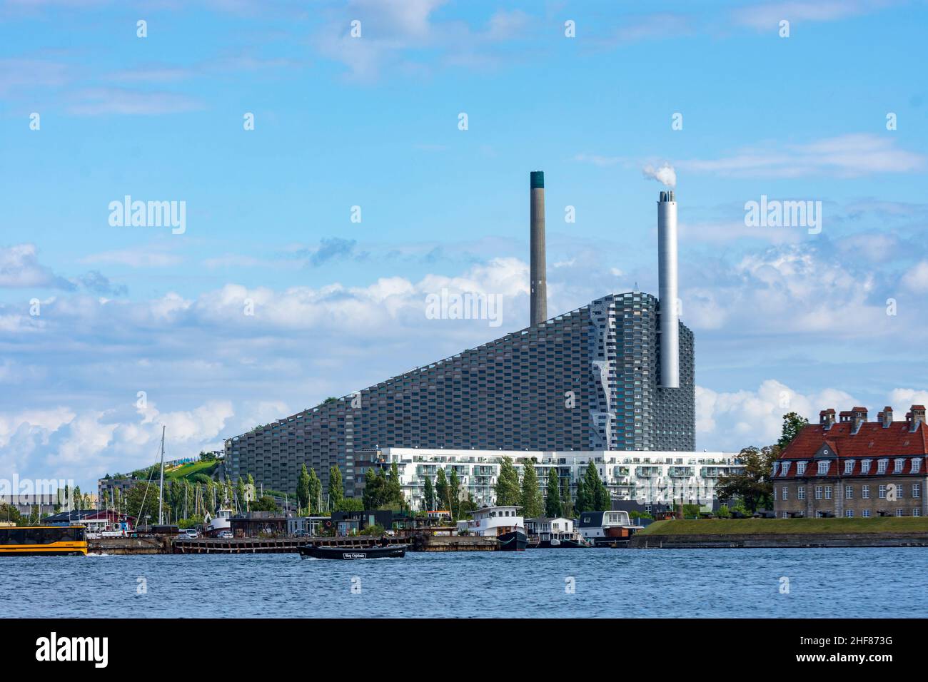Kopenhagen, Koebenhavn, Amager Bakke (Amager Hill, Amager Slope, Copenhill), ist eine Kraft-Wärme-Kopplungsanlage und Sportanlage in Amager in Seeland, Sjaelland, Dänemark Stockfoto