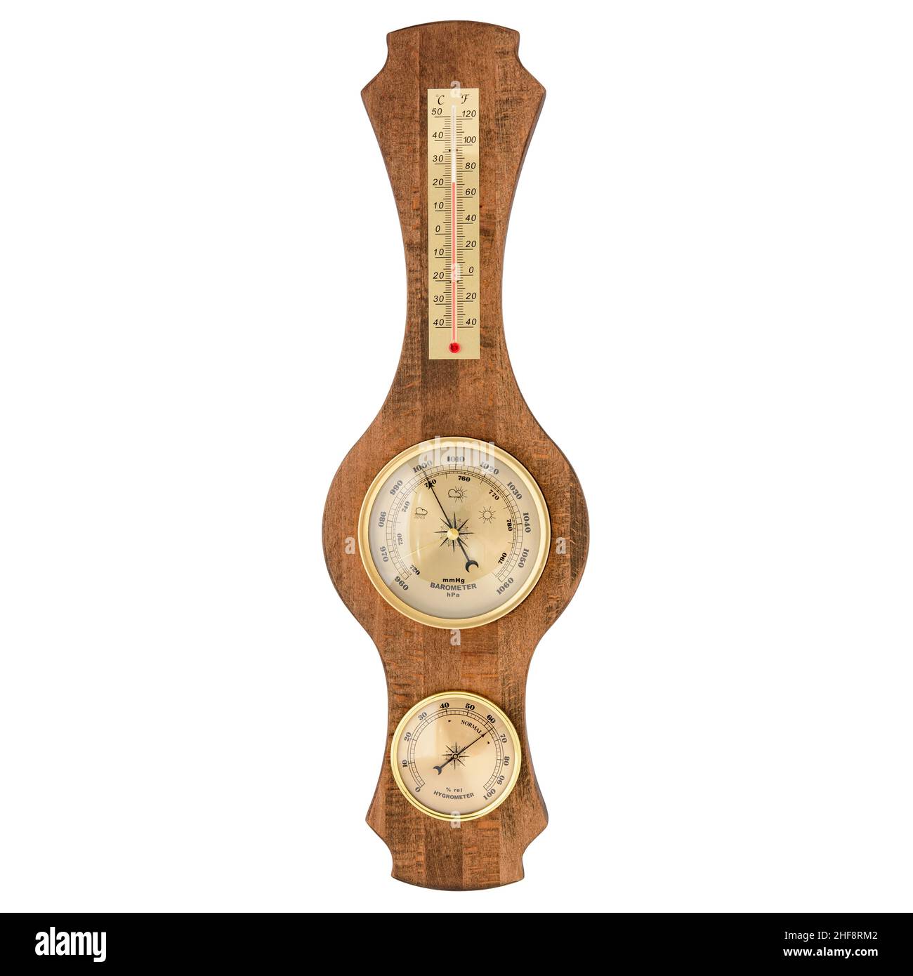 Vintage-Holzuhr mit Barometer und Thermometer im alten Marinestil auf weißem Hintergrund. Wanddekor für den Innenraum. Stockfoto