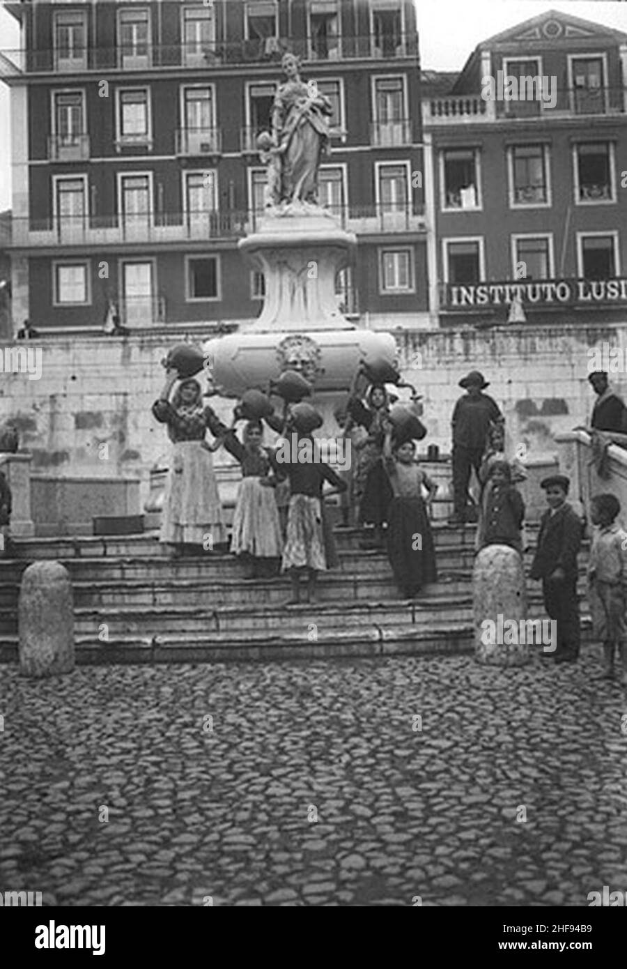 Szene a la fontaine en Lisbonne (pret). Stockfoto
