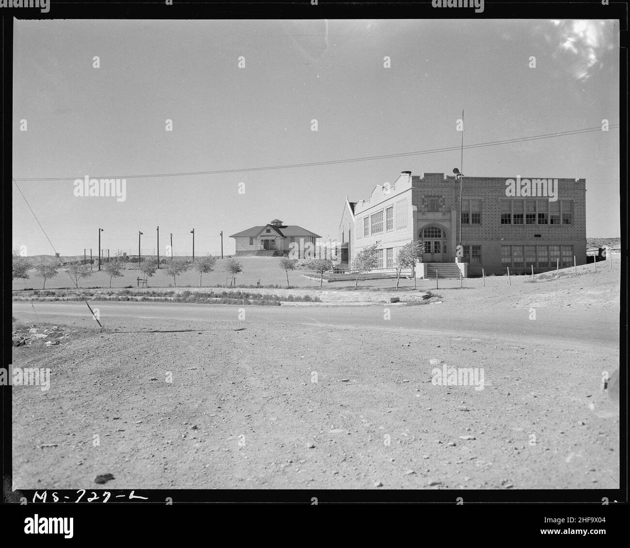 Schulhaus und Spielplatz für Bergarbeiterkinder. Union Pacific Coal Company, Reliance Mine, Reliance, Sweetwater... Stockfoto