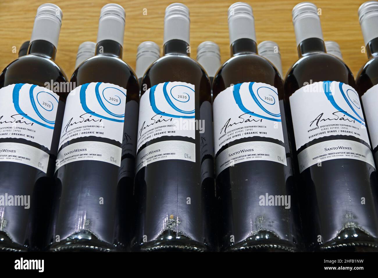 Flaschen Aidani Organic Wine von Santo Wines, Santorini Stockfoto