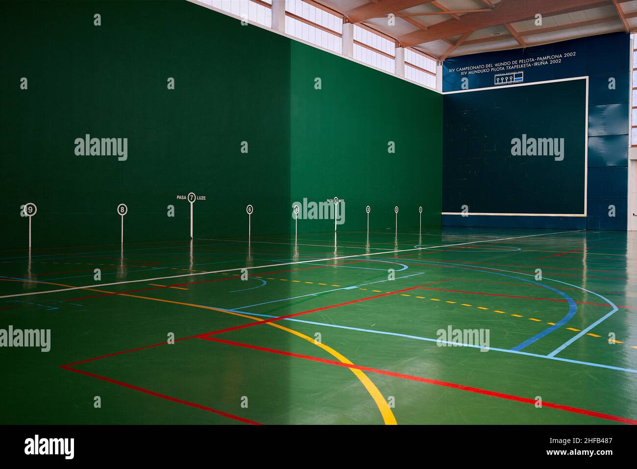 PAMPLONA, NAVARRA SPANIEN JANUAR 13 2022: Fronton Court Stockfoto