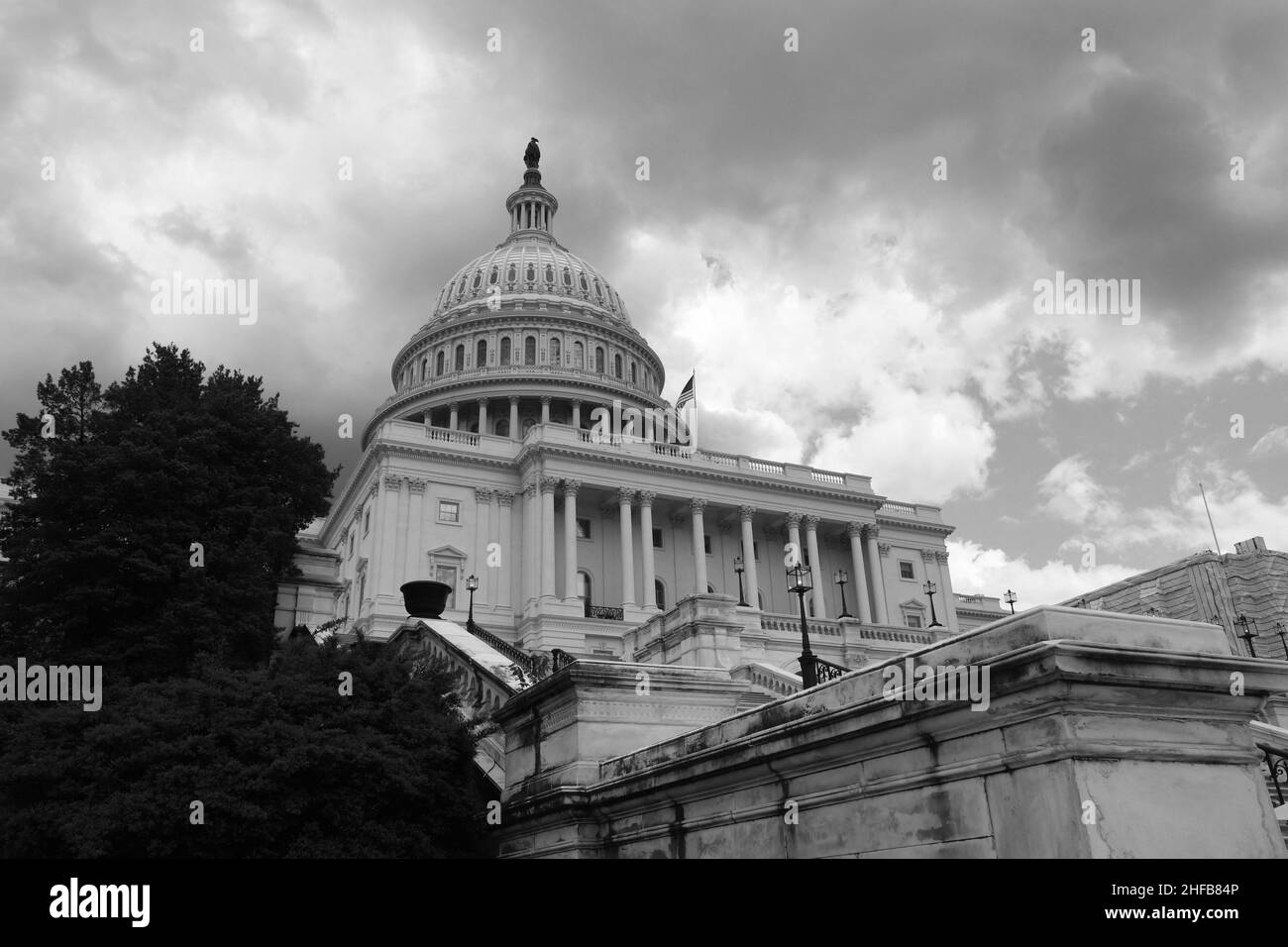 WASHINGTON D C/District of Columbia/USA./ 06.Mai. 2019/ United States Capitol Building location First Street SE washington DC Home usa Congress and When Congress is in Session usa flag on Capital Building. (Foto..Francis Dean / Deanpices. Stockfoto