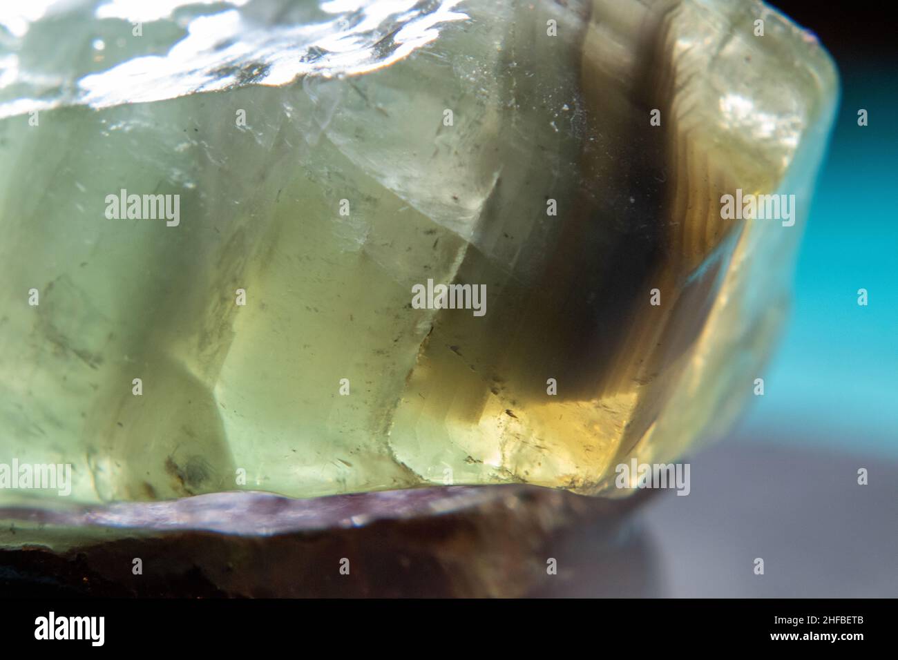 Lebendiger grüner Calcit natürlicher mineralischer Edelstein. Hochwertige Fotos Stockfoto