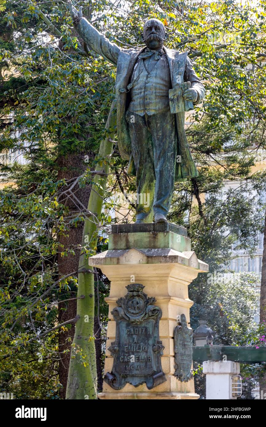 Monumento a Emilio Castelar presidente en la primera republica en Cádiz, Plaza de la Candelaria Stockfoto