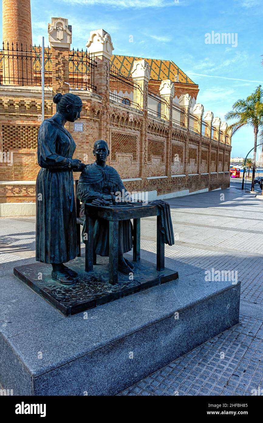 Monumento a las Cigarreras en Cádiz Stockfoto