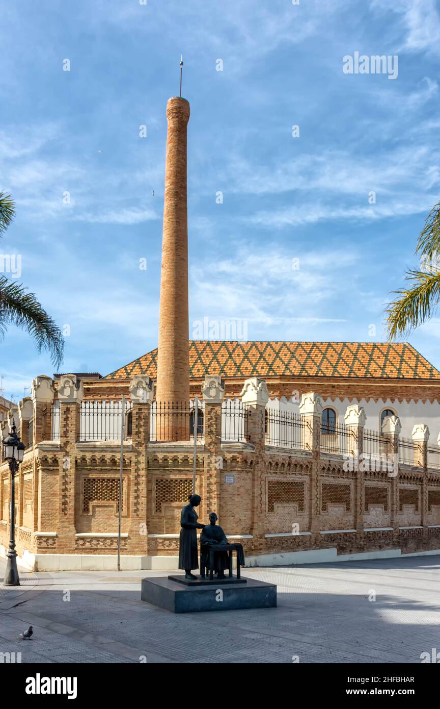 Monumento a las Cigarreras en Cádiz Stockfoto