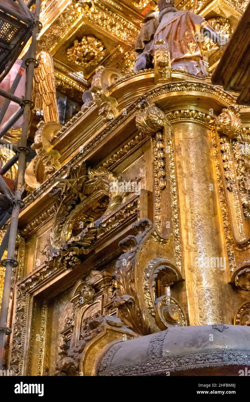 Alle Baldaquino en el Altar Mayor de la Catedral de Santiago de Compostela, España Stockfoto