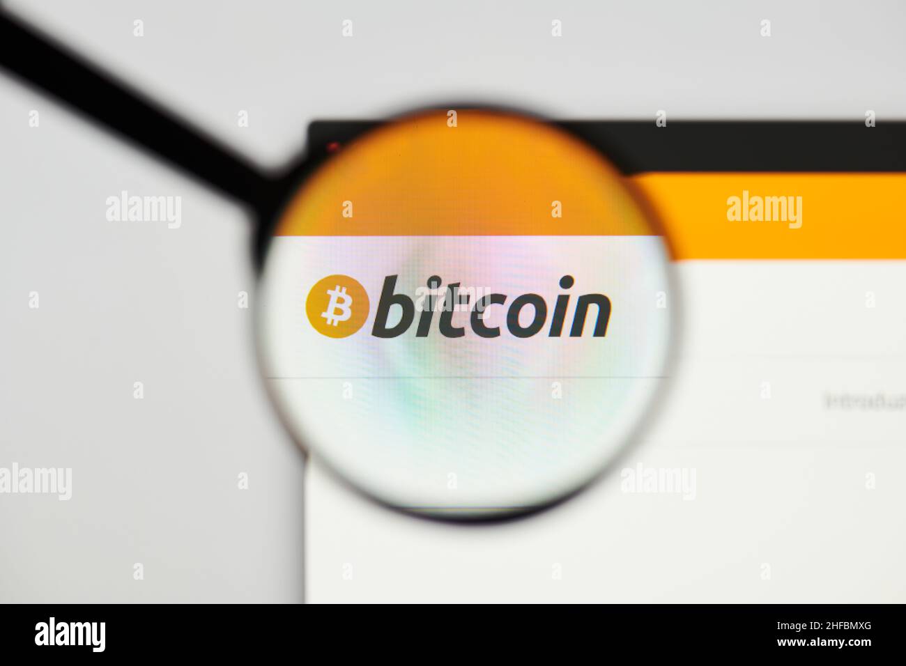 Mailand, Italien - 11. Januar 2022: bitcoin - das HP-Logo der BTC-Website. bitcoin, BTC-Münzlogo, sichtbar durch einen Webauftritt. Defi-, ntf-, Kryptowährungs-Konzepte illus Stockfoto