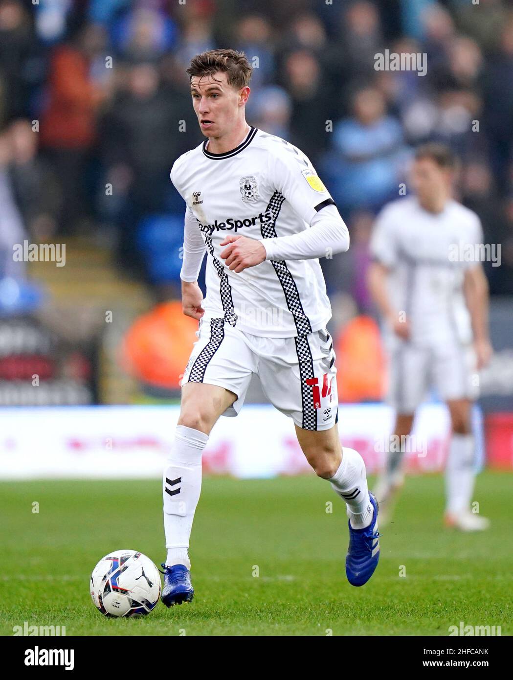 Ben Sheaf von Coventry City während des Sky Bet Championship-Spiels im Weston Homes Stadium, Peterborough. Bilddatum: Samstag, 15. Januar 2022. Stockfoto