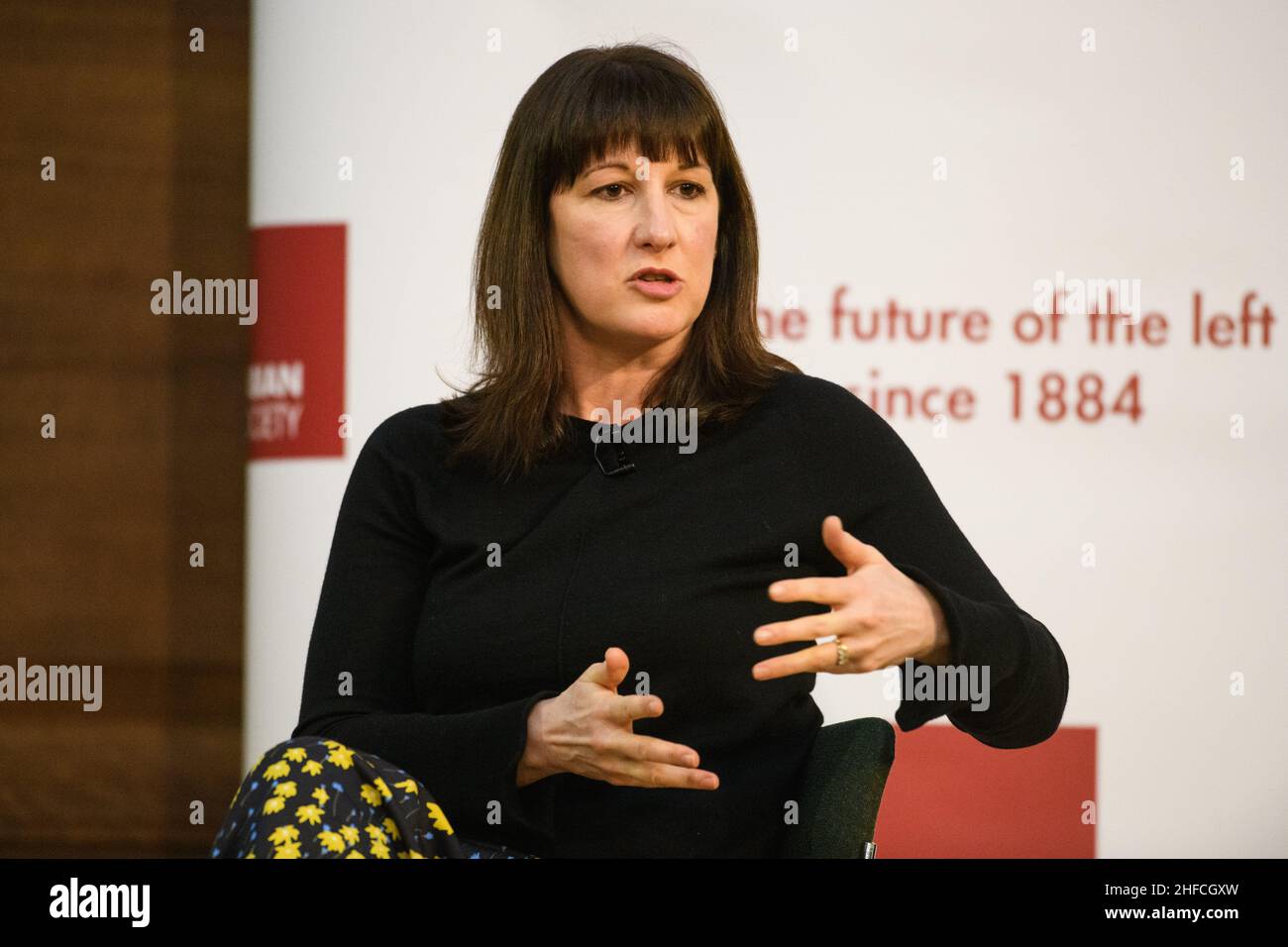 London, Großbritannien. 15. Januar 2022. Die Abgeordnete der Schattenkanzlerin Rachel Reeves spricht auf der Neujahrskonferenz der Fabian Society im Friends House im Zentrum von London. Bilddatum: Samstag, 15. Januar 2022. Bildnachweis sollte lauten: Matt Crossick/Empics/Alamy Live News Stockfoto